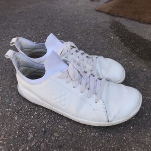 Vivobarefoot Geo Court II EU43